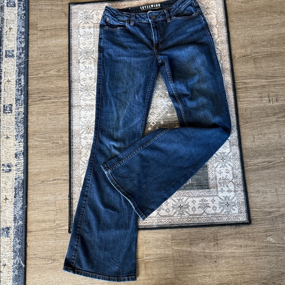 Idyllwind Deep Indigo bootcut jeans.